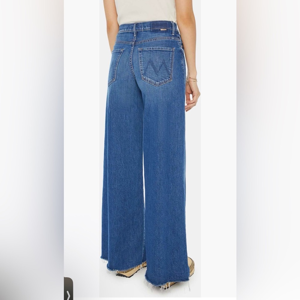 MOTHER The Swisher Sneak Fray Jeans - 27 - Picture 3 of 11